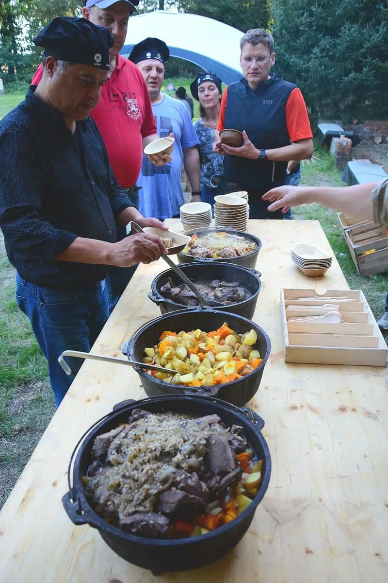 Dutch Oven Feuertopf Outdoorküche Event