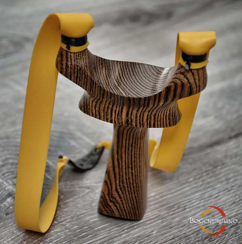 slingshot sandelholz 3d