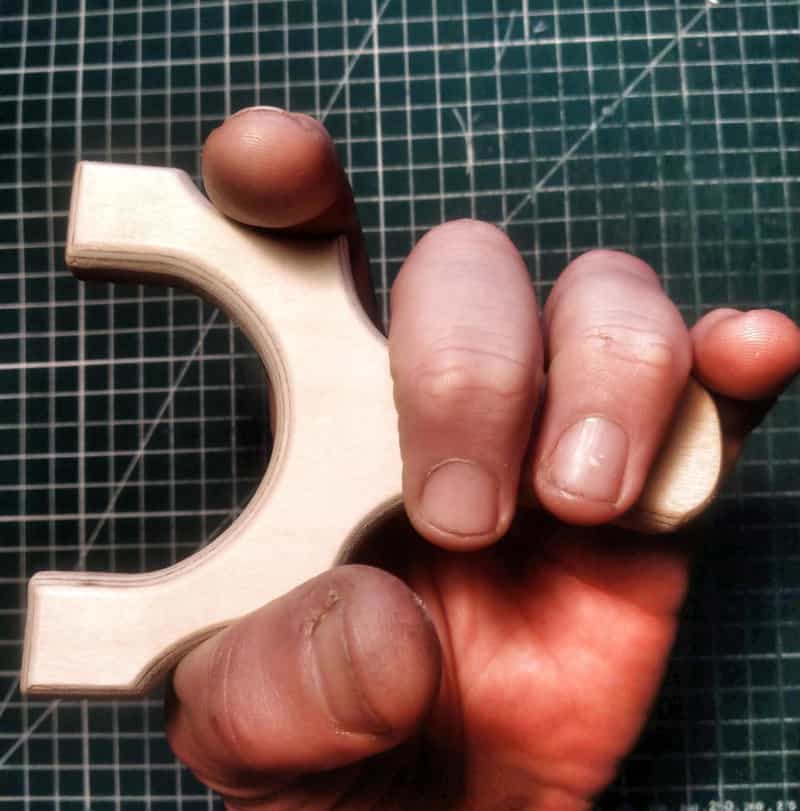 pinch grip grifftechnik zwille slingshot steinschleuder